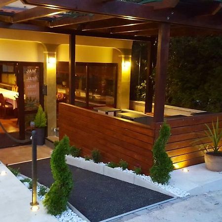 Villa Cezar Kastel Luksic Ngoại thất bức ảnh