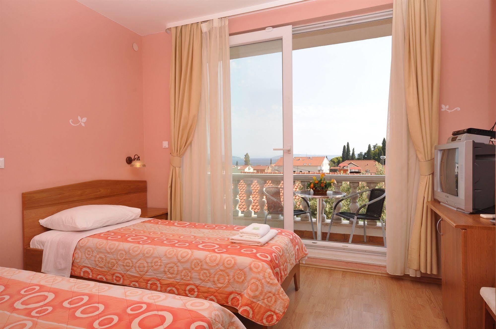 Villa Cezar Kastel Luksic Ngoại thất bức ảnh