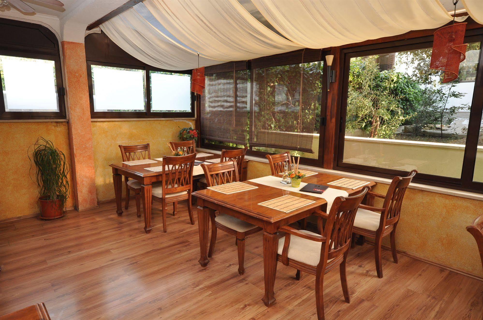 Villa Cezar Kastel Luksic Ngoại thất bức ảnh
